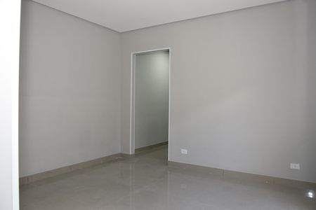 Apartamento para alugar com 2 quartos, 60m² em Jardim Santo Eduardo, Embu das Artes