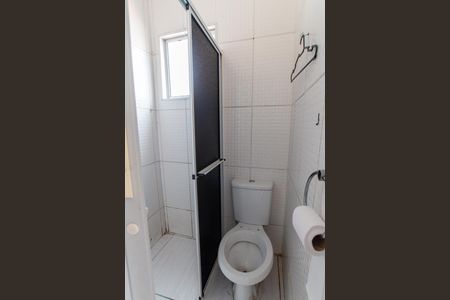 Banheiro de apartamento para alugar com 1 quarto, 45m² em Vila Sabrina, São Paulo