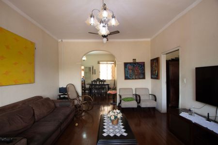 Casa para alugar com 185m², 4 quartos e 1 vagaSala 