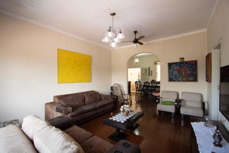 Casa para alugar com 185m², 4 quartos e 1 vagaSala 