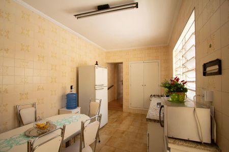 Casa para alugar com 185m², 4 quartos e 1 vagaCozinha 