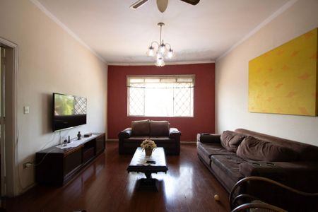 Casa para alugar com 185m², 4 quartos e 1 vagaSala 