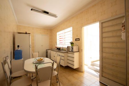 Casa para alugar com 185m², 4 quartos e 1 vagaCozinha 