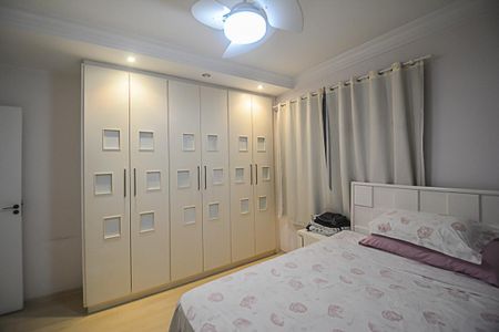 Apartamento à venda com 130m², 3 quartos e 2 vagasQuarto 2 - Suíte