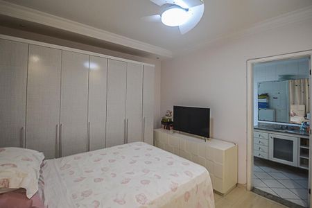 Apartamento à venda com 130m², 3 quartos e 2 vagasQuarto 2 - Suíte