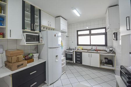 Apartamento à venda com 130m², 3 quartos e 2 vagasCozinha