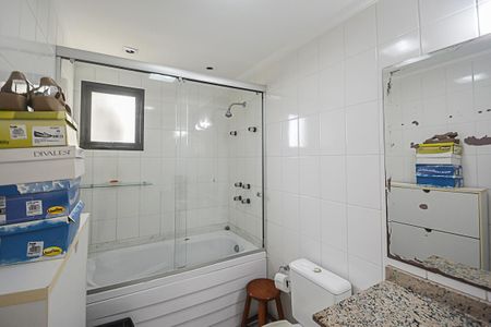 Apartamento à venda com 130m², 3 quartos e 2 vagasBanheiro da Suíte 2