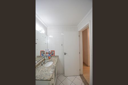 Apartamento à venda com 130m², 3 quartos e 2 vagasBanheiro da Suíte 2