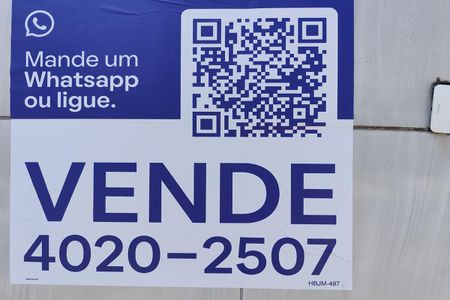 Casa à venda com 300m², 3 quartos e 8 vagas Casa à venda com 300m², 3 quartos e 8 vagasFachada