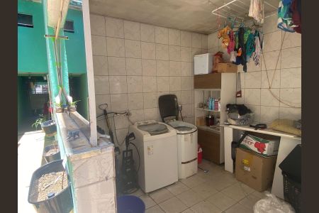 Área de serviço de casa para alugar com 2 quartos, 177m² em Jardim São Marcos, Embu das Artes