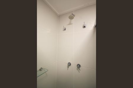 Banheiro de kitnet/studio para alugar com 1 quarto, 26m² em Indianópolis, São Paulo