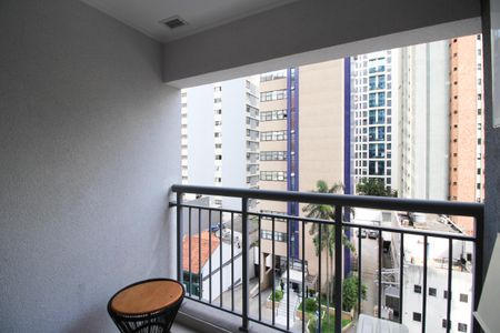 Varanda de kitnet/studio para alugar com 1 quarto, 26m² em Indianópolis, São Paulo