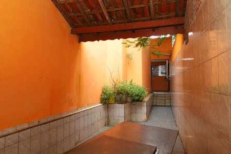 Casa para alugar com 250m², 2 quartos e 1 vagaQuintal