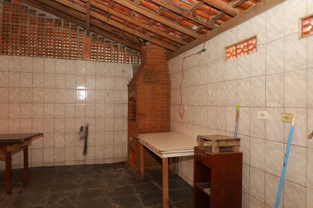 Casa para alugar com 250m², 2 quartos e 1 vagaÁrea de Serviço