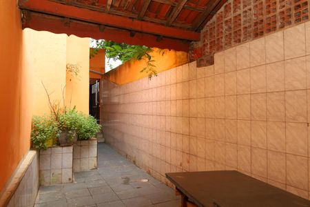 Casa para alugar com 250m², 2 quartos e 1 vagaQuintal