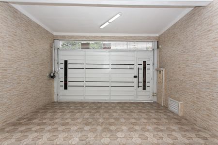 Casa à venda com 110m², 2 quartos e 2 vagas Casa à venda com 110m², 2 quartos e 2 vagasGaragem