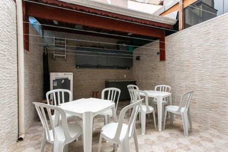 Casa à venda com 110m², 2 quartos e 2 vagas Casa à venda com 110m², 2 quartos e 2 vagasÁrea Externa