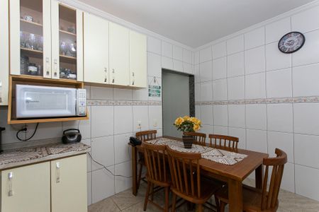 Casa à venda com 110m², 2 quartos e 2 vagas Casa à venda com 110m², 2 quartos e 2 vagasCozinha