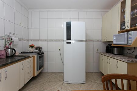 Casa à venda com 110m², 2 quartos e 2 vagas Casa à venda com 110m², 2 quartos e 2 vagasCozinha