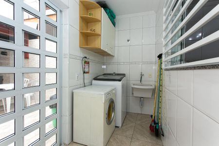 Casa à venda com 110m², 2 quartos e 2 vagas Casa à venda com 110m², 2 quartos e 2 vagasÁrea de Serviço