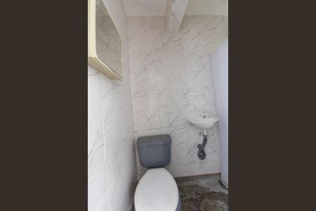 Banheiro de apartamento para alugar com 2 quartos, 42m² em Vila Pouso Alegre, Barueri