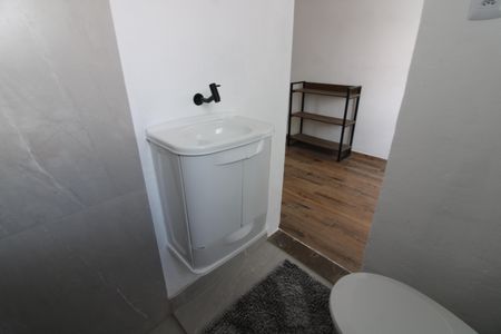 Banheiro  de casa para alugar com 1 quarto, 40m² em Burgo Paulista, São Paulo