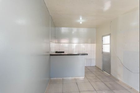 Sala de casa de condomínio para alugar com 2 quartos, 60m² em Cidade Satélite Íris, Campinas