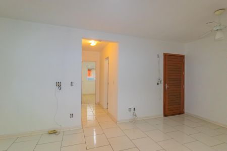 Sala  de casa de condomínio para alugar com 2 quartos, 68m² em Olaria, Canoas