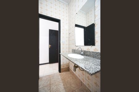 Casa para alugar com 155m², 4 quartos e 2 vagasBanheiro social