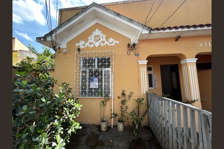 Casa para alugar com 65m², 2 quartos e sem vagaFachada + plaquinha