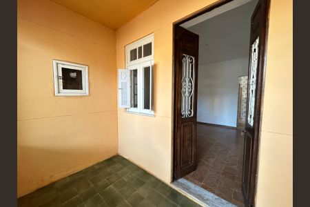 Casa para alugar com 65m², 2 quartos e sem vagaVaranda