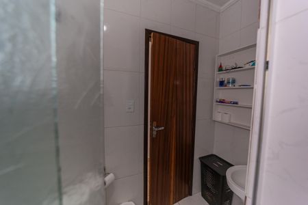 Casa à venda com 120m², 3 quartos e 2 vagas Casa à venda com 120m², 3 quartos e 2 vagasBanheiro Social