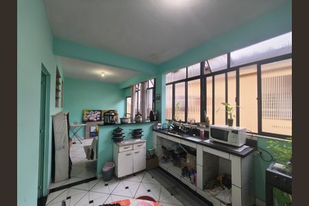 Casa para alugar com 240m², 5 quartos e 6 vagas