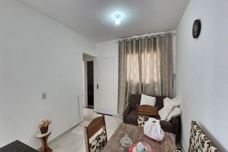 Casa para alugar com 60m², 2 quartos e sem vaga Casa para alugar com 60m², 2 quartos e sem vagaSala