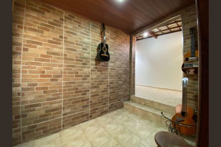 Casa à venda com 200m², 3 quartos e 2 vagas