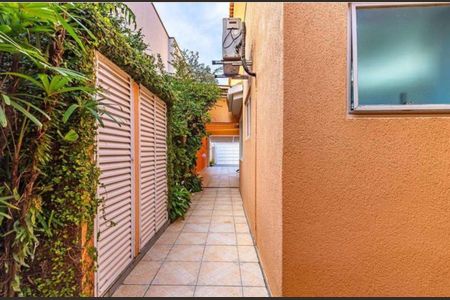 Casa à venda com 220m², 4 quartos e 4 vagas Casa à venda com 220m², 4 quartos e 4 vagasFoto 04