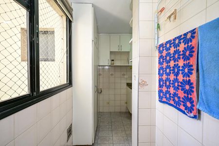 Apartamento para alugar com 75m², 3 quartos e 1 vagaÁrea de Serviço