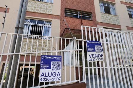 Apartamento para alugar com 90m², 3 quartos e 1 vagaFachada com Plaquinha