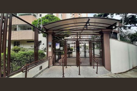 Apartamento à venda com 60m², 2 quartos e 1 vagaFachada e portaria