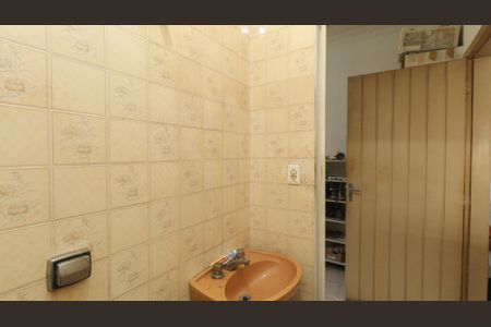 Casa à venda com 193m², 2 quartos e 2 vagasBanheiro da Suíte