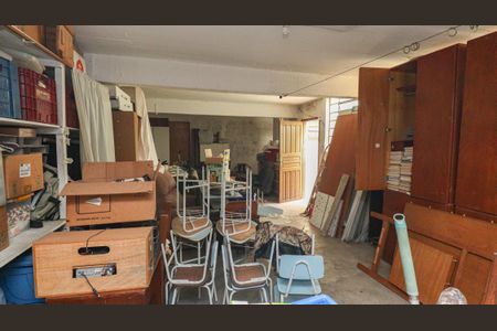 Casa à venda com 193m², 2 quartos e 2 vagasPorão