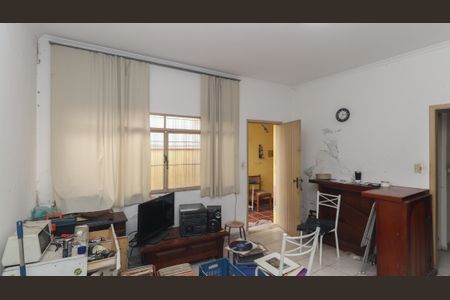 Casa à venda com 193m², 2 quartos e 2 vagasSala