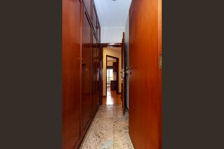 Apartamento para alugar com 233m², 3 quartos e 3 vagasCorredor