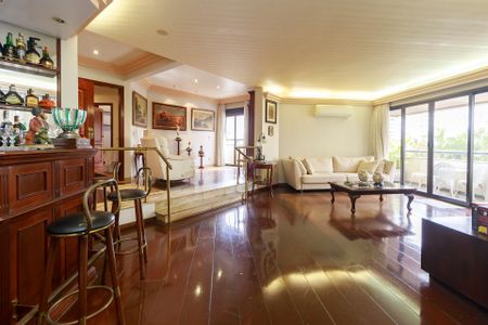 Apartamento para alugar com 233m², 3 quartos e 3 vagasSala