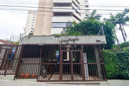 Apartamento para alugar com 233m², 3 quartos e 3 vagasFachada