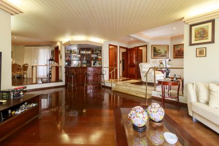 Apartamento para alugar com 233m², 3 quartos e 3 vagasSala