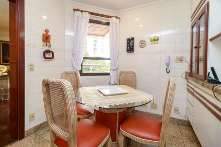 Apartamento para alugar com 233m², 3 quartos e 3 vagasCozinha