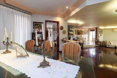 Apartamento para alugar com 233m², 3 quartos e 3 vagasSala