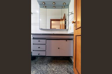 Apartamento para alugar com 233m², 3 quartos e 3 vagasSuíte 3 - Banheiro