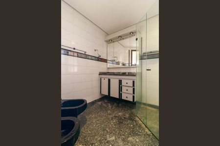 Apartamento para alugar com 233m², 3 quartos e 3 vagasSuíte 2 - Banheiro
